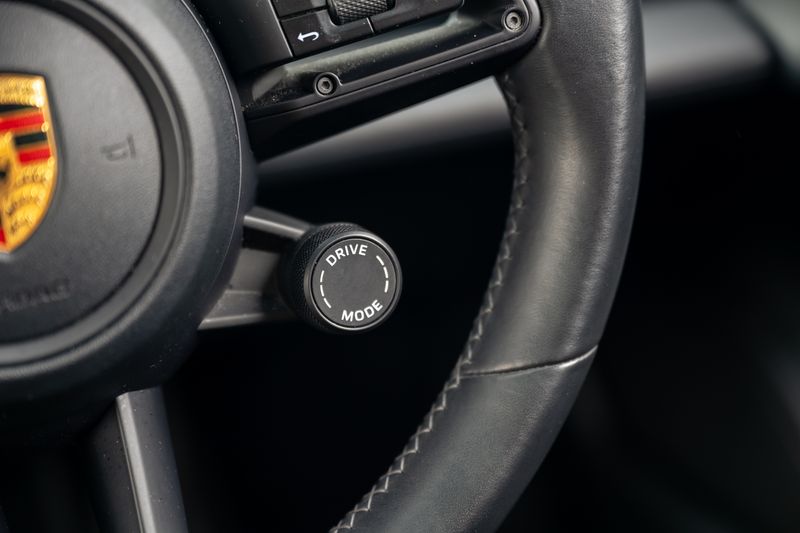 Porsche Taycan Performance Sport Turismo ( VAT Qualifying )