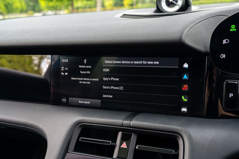 Porsche Taycan Performance Sport Turismo ( VAT Qualifying )