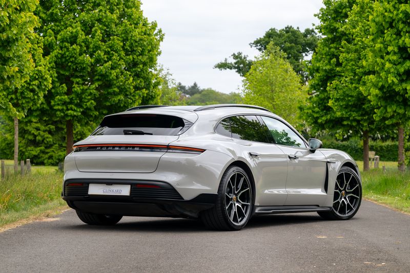 Porsche Taycan Performance Sport Turismo ( VAT Qualifying )