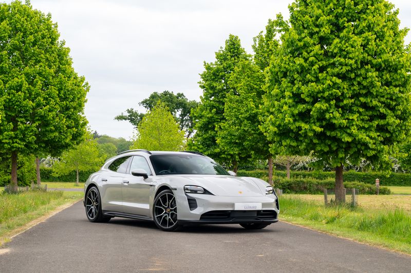 Porsche Taycan Performance Sport Turismo ( VAT Qualifying )