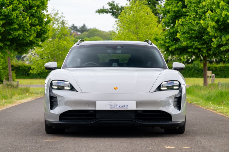 Porsche Taycan Performance Sport Turismo ( VAT Qualifying )