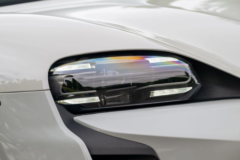 Porsche Taycan Performance Sport Turismo ( VAT Qualifying )