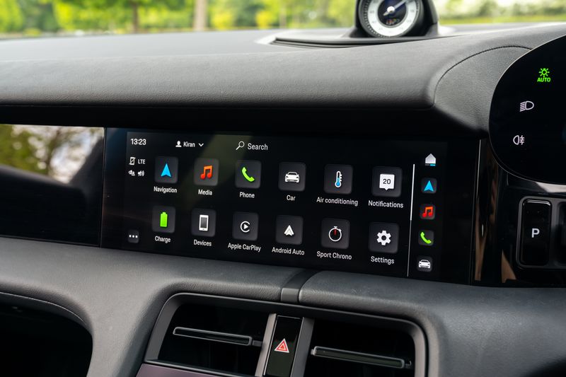 Porsche Taycan Performance Sport Turismo ( VAT Qualifying )