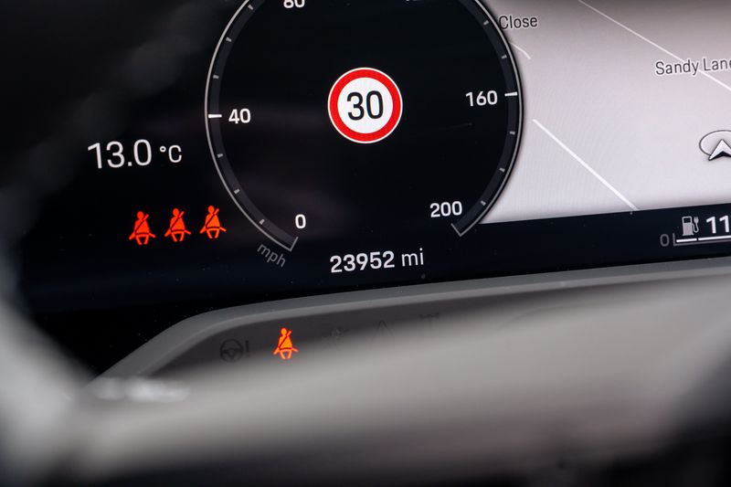 Porsche Taycan Performance Sport Turismo ( VAT Qualifying )