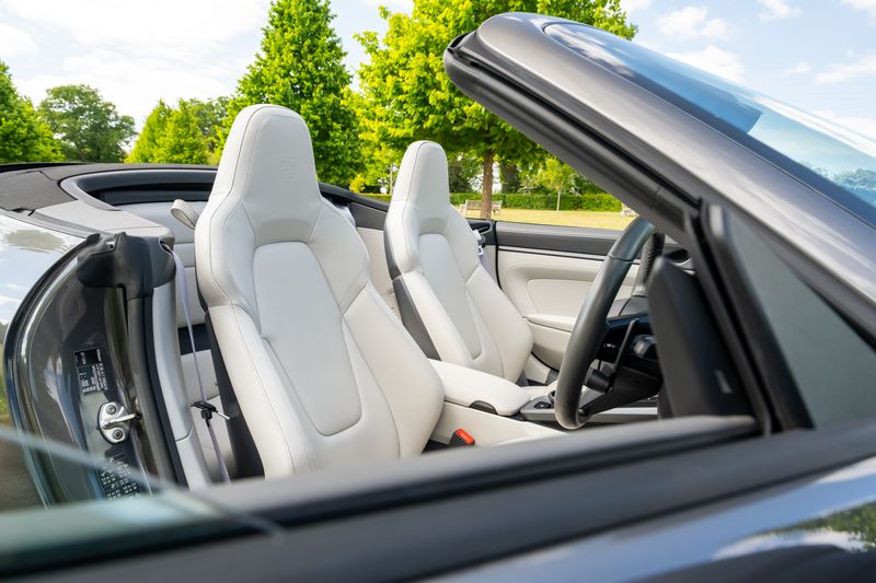 Porsche 911 (992) Carrera S Convertible PDK