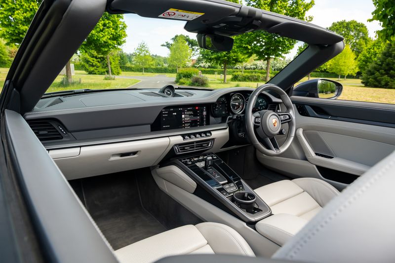 Porsche 911 (992) Carrera S Convertible PDK