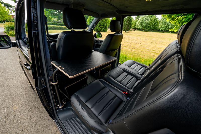 Volkswagen Transporter 2.0 TDI T32 Highline Kombi DSG FWD SWB