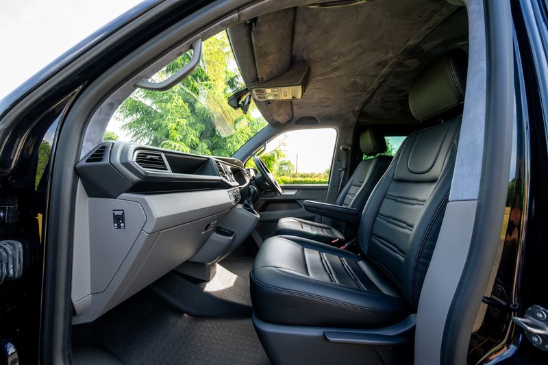 Volkswagen Transporter 2.0 TDI T32 Highline Kombi DSG FWD SWB