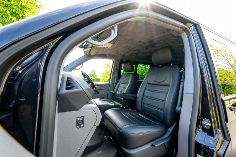 Volkswagen Transporter 2.0 TDI T32 Highline Kombi DSG FWD SWB