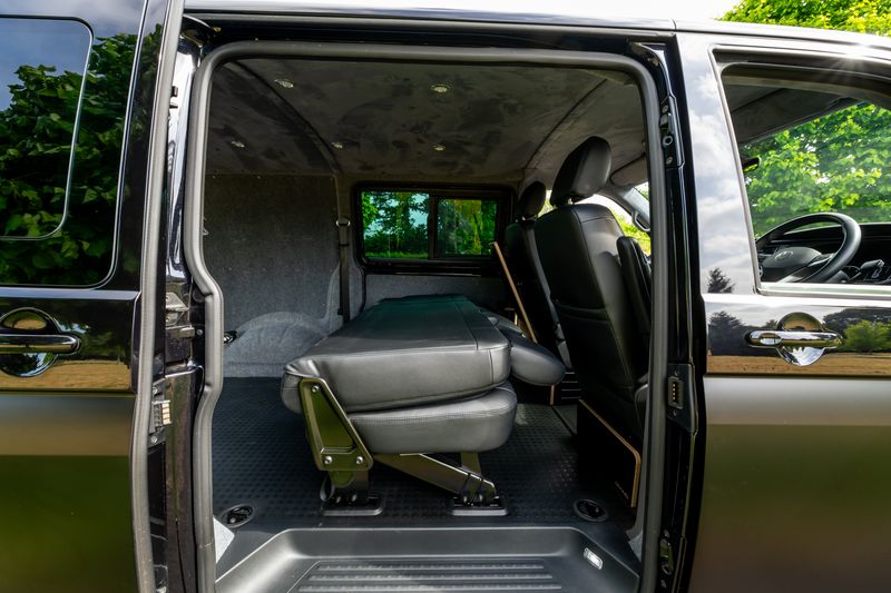 Volkswagen Transporter 2.0 TDI T32 Highline Kombi DSG FWD SWB