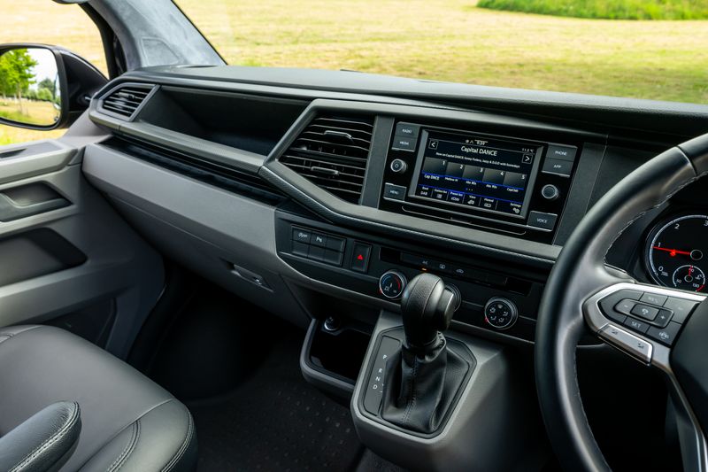 Volkswagen Transporter 2.0 TDI T32 Highline Kombi DSG FWD SWB