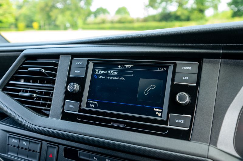 Volkswagen Transporter 2.0 TDI T32 Highline Kombi DSG FWD SWB