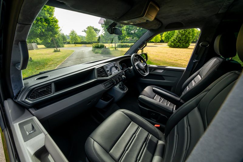 Volkswagen Transporter 2.0 TDI T32 Highline Kombi DSG FWD SWB