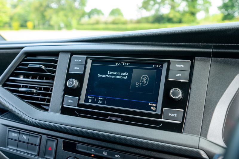 Volkswagen Transporter 2.0 TDI T32 Highline Kombi DSG FWD SWB