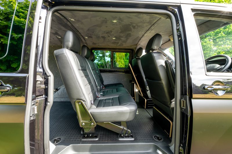 Volkswagen Transporter 2.0 TDI T32 Highline Kombi DSG FWD SWB