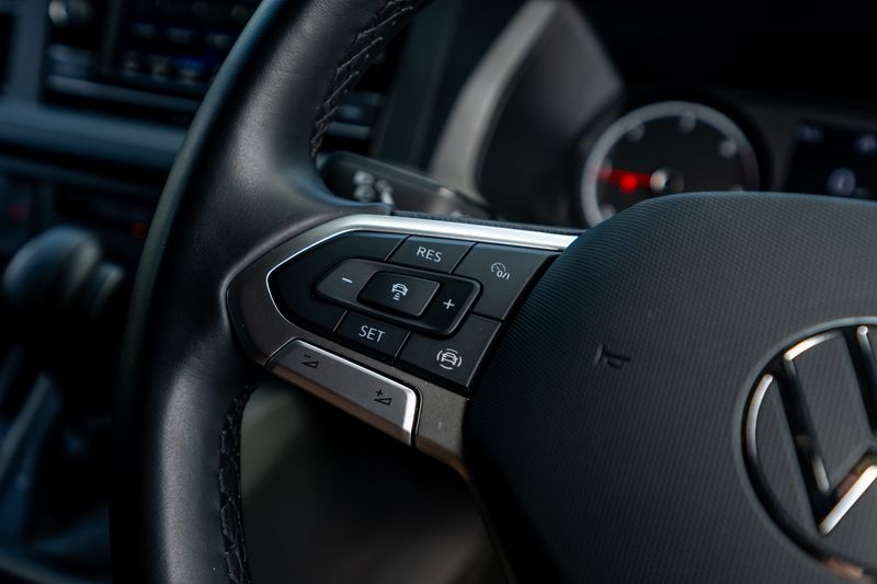 Volkswagen Transporter 2.0 TDI T32 Highline Kombi DSG FWD SWB