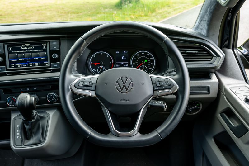 Volkswagen Transporter 2.0 TDI T32 Highline Kombi DSG FWD SWB