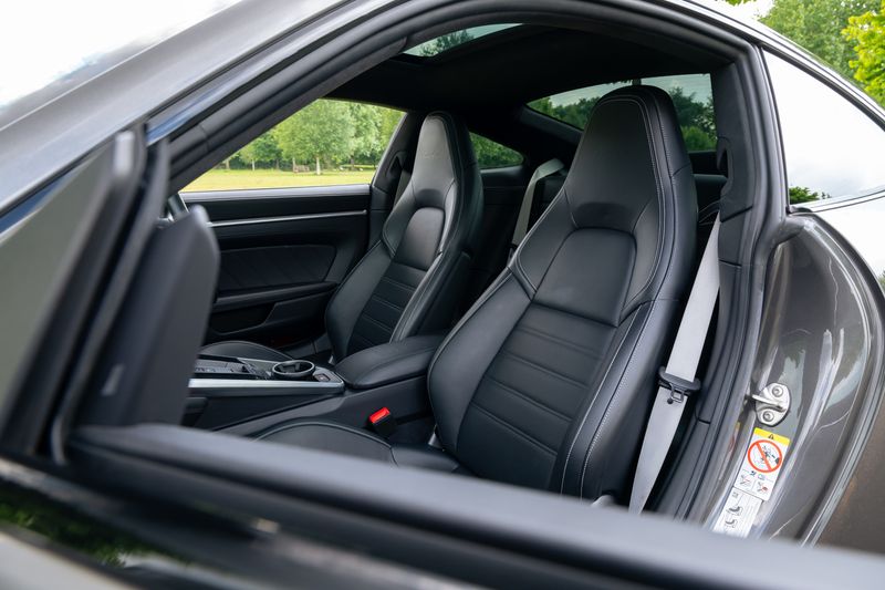 Porsche 911 (992) Turbo PDK