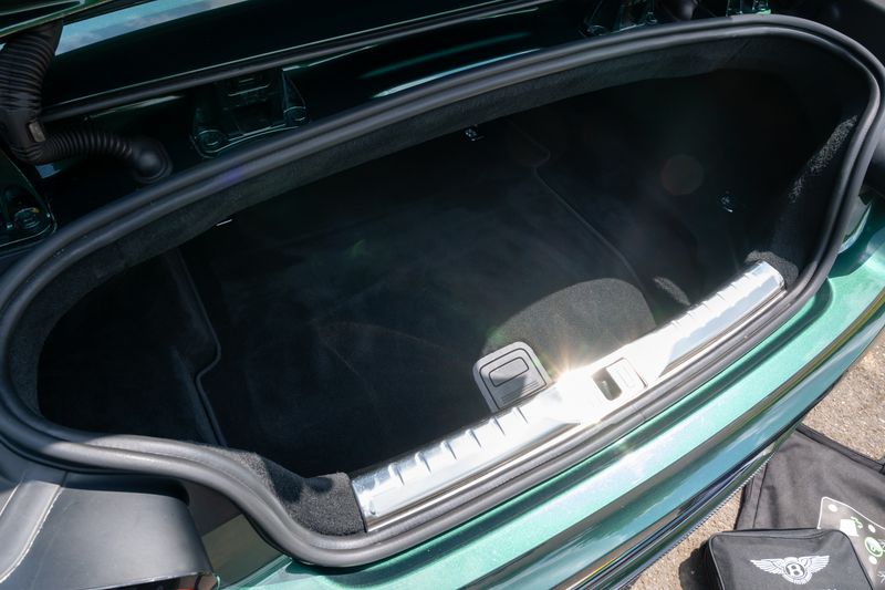 Bentley Continental GTC 4.0 V8