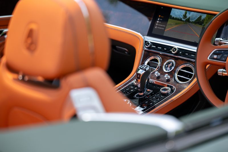 Bentley Continental GTC 4.0 V8