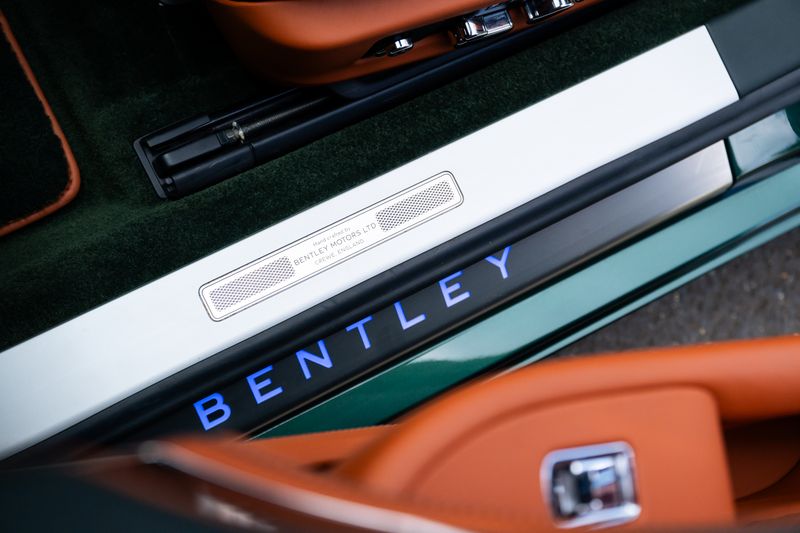 Bentley Continental GTC 4.0 V8
