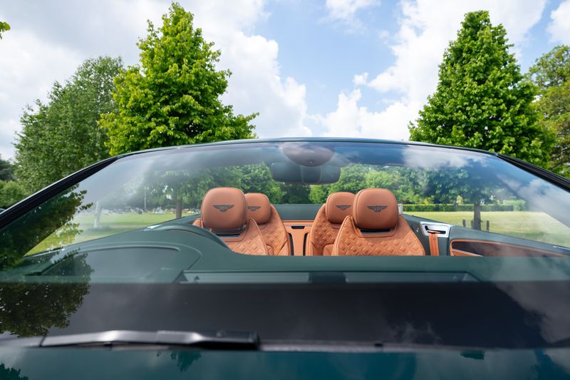 Bentley Continental GTC 4.0 V8