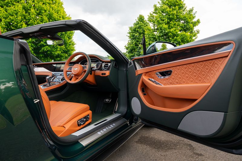 Bentley Continental GTC 4.0 V8