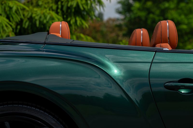 Bentley Continental GTC 4.0 V8