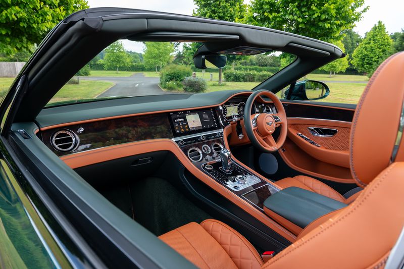 Bentley Continental GTC 4.0 V8