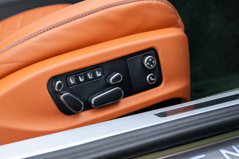 Bentley Continental GTC 4.0 V8