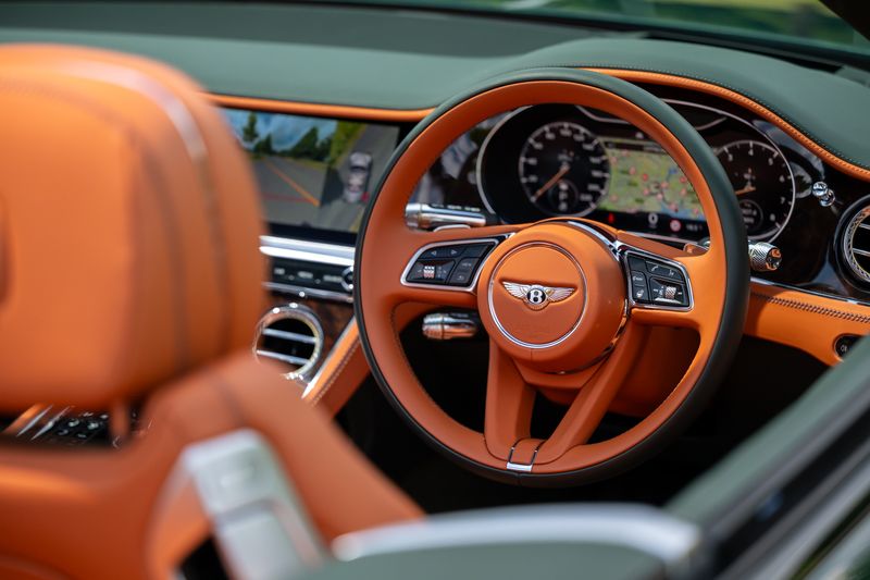 Bentley Continental GTC 4.0 V8