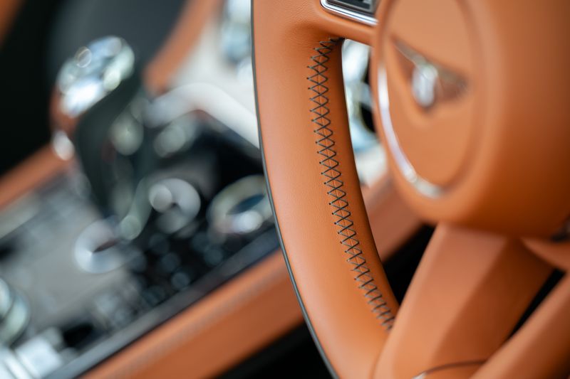 Bentley Continental GTC 4.0 V8
