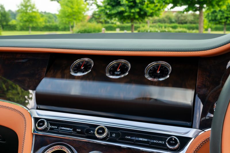 Bentley Continental GTC 4.0 V8