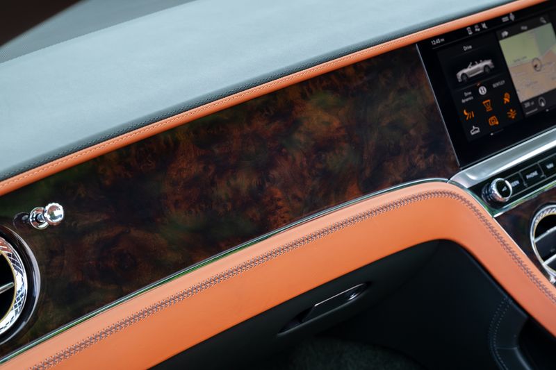 Bentley Continental GTC 4.0 V8