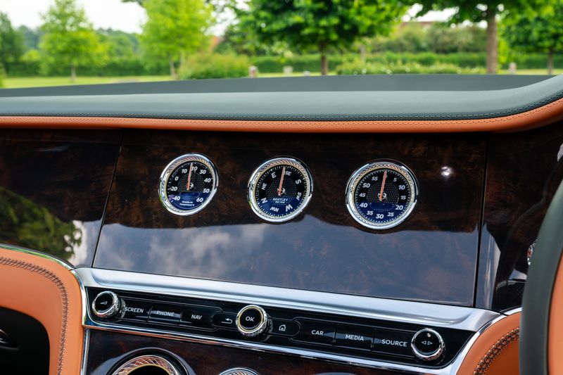 Bentley Continental GTC 4.0 V8