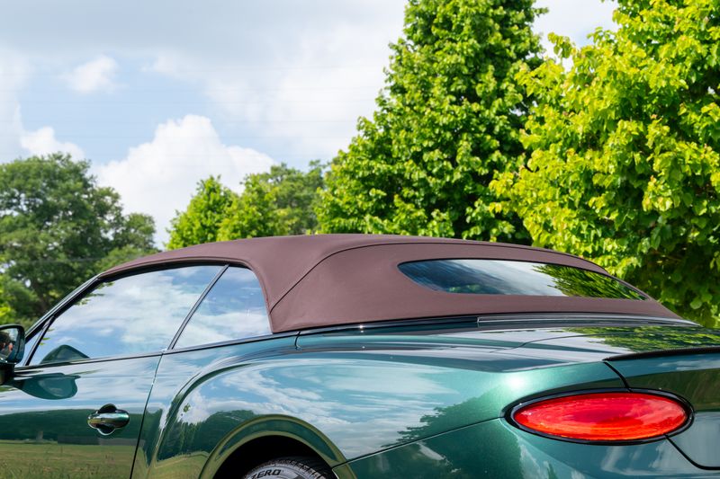 Bentley Continental GTC 4.0 V8