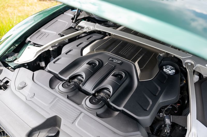 Bentley Continental GTC 4.0 V8