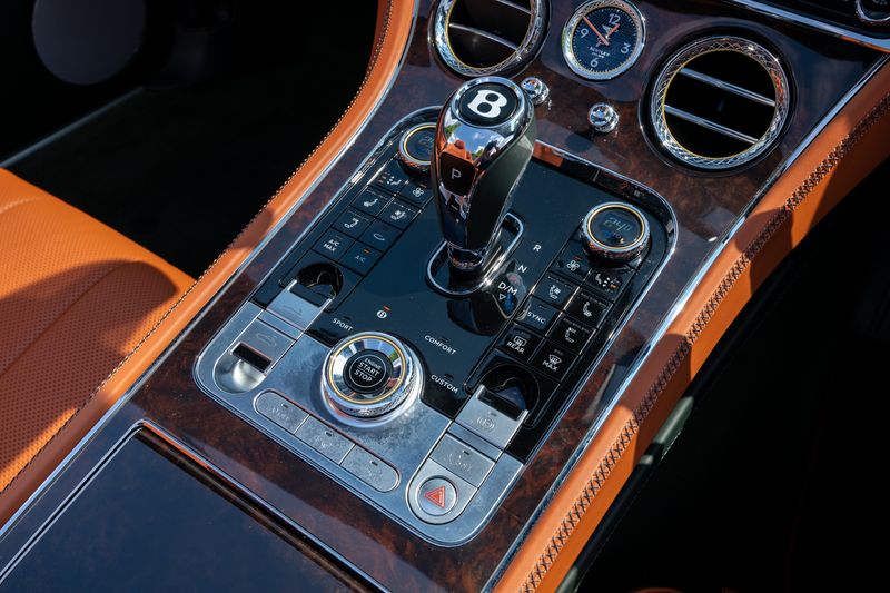 Bentley Continental GTC 4.0 V8