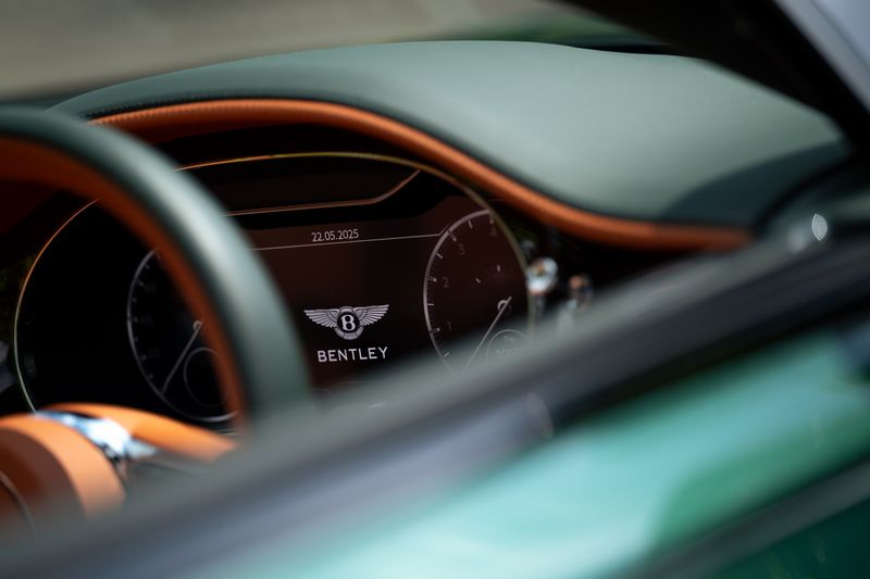 Bentley Continental GTC 4.0 V8