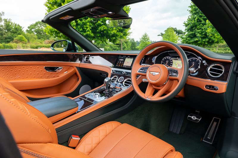 Bentley Continental GTC 4.0 V8