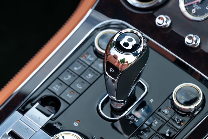 Bentley Continental GTC 4.0 V8