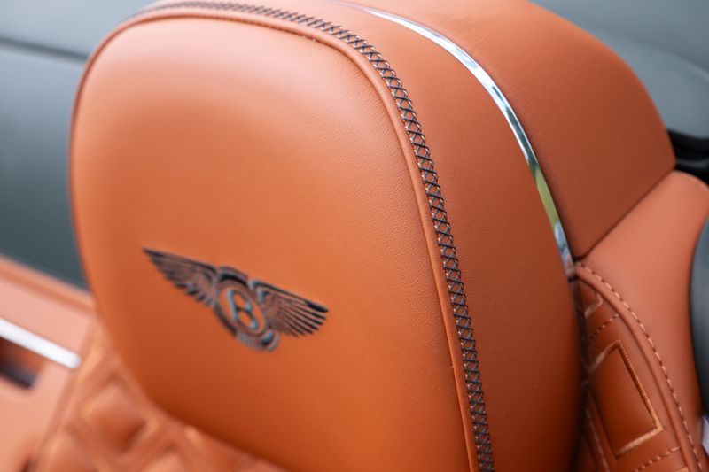 Bentley Continental GTC 4.0 V8