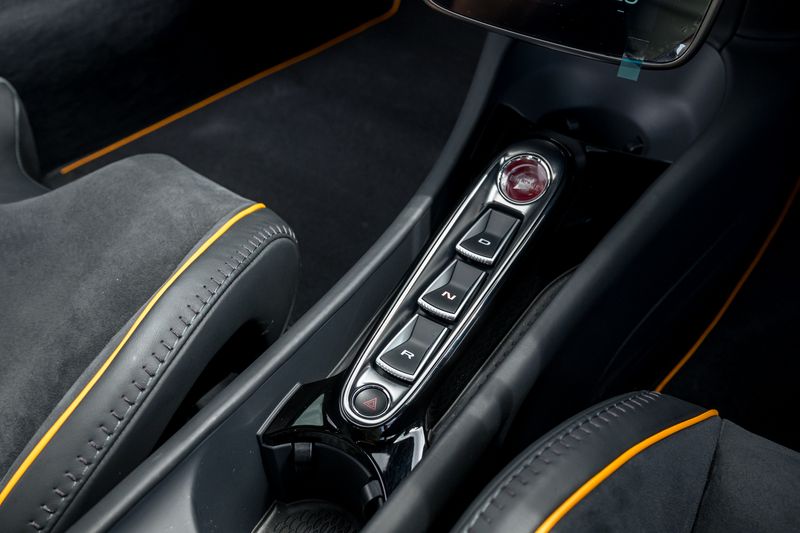 Mclaren Artura (24MR)