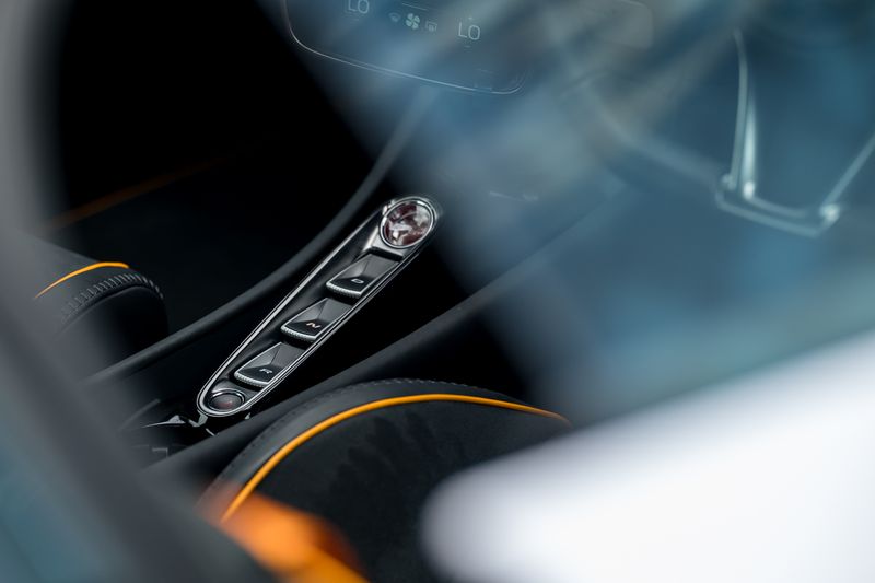 Mclaren Artura (24MR)