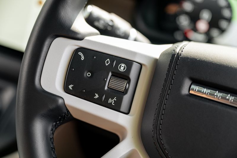 Land Rover Defender 90 D350 X-Dynamic HSE