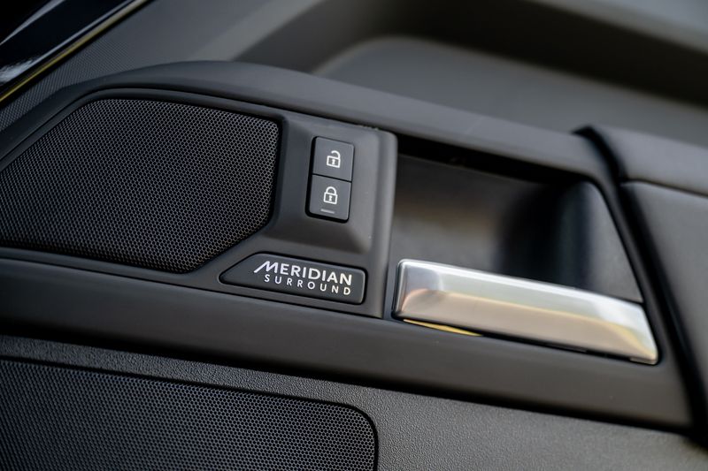 Land Rover Defender 90 D350 X-Dynamic HSE