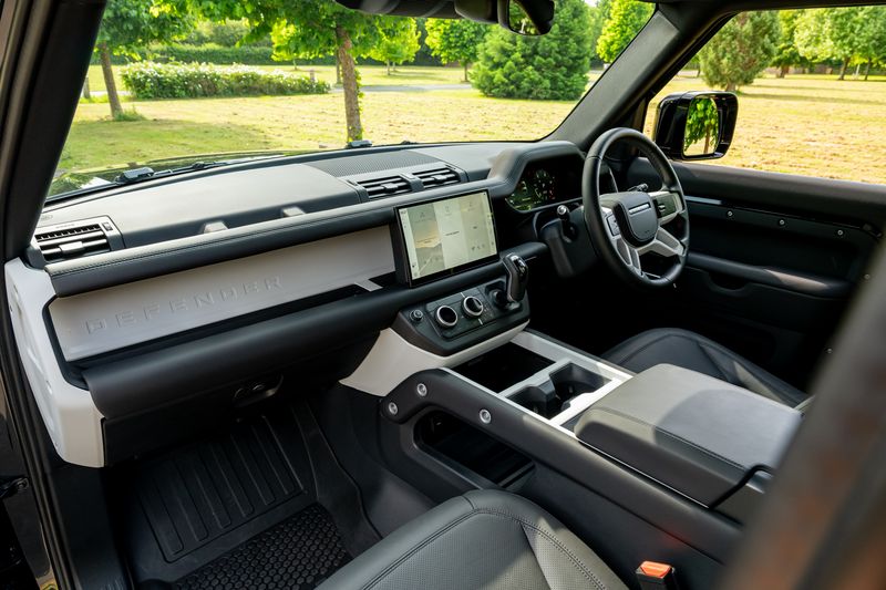 Land Rover Defender 90 D350 X-Dynamic HSE