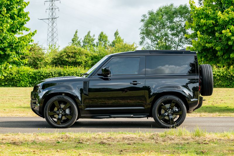 Land Rover Defender 90 D350 X-Dynamic HSE