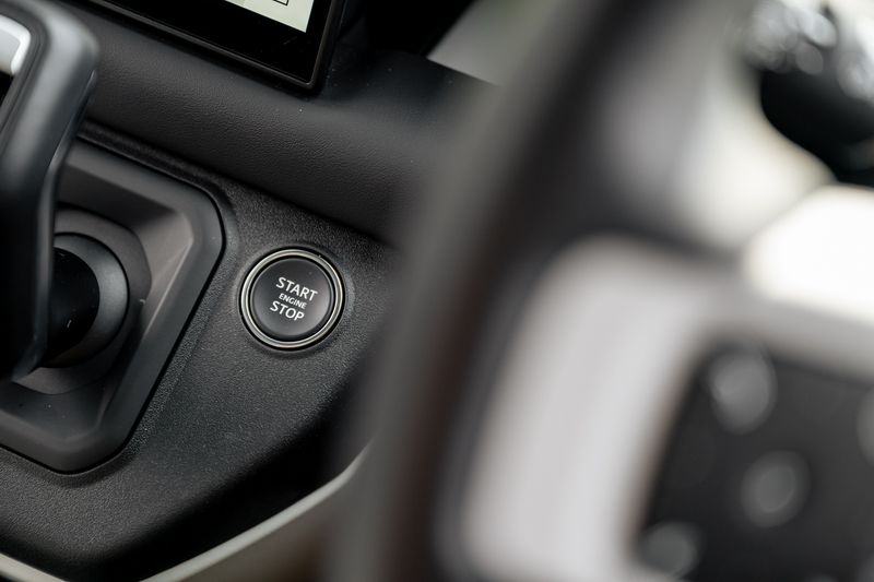 Land Rover Defender 90 D350 X-Dynamic HSE