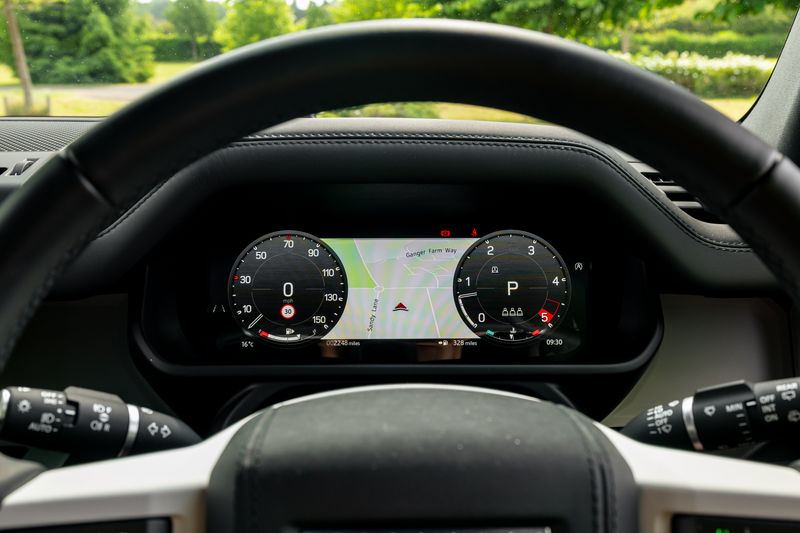 Land Rover Defender 90 D350 X-Dynamic HSE